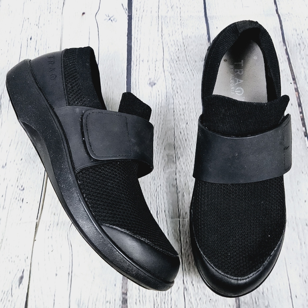 TRAQ by ALEGRIA | Quik comfort arch strap slipon sneakers